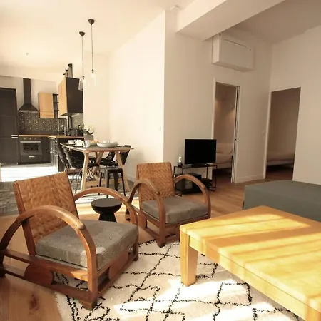 210043 - Superbe 3 Pieces A Republique