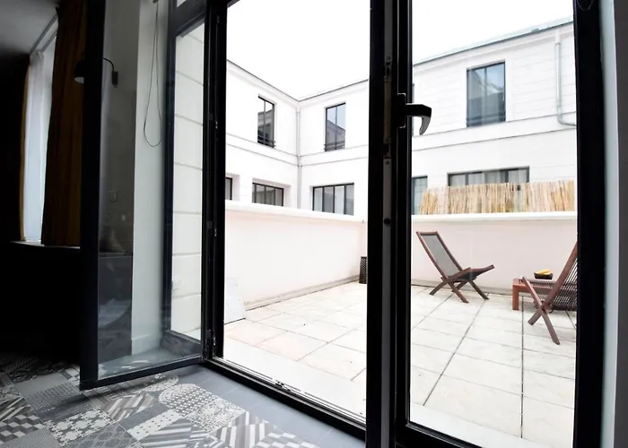 210043 - Superbe 3 Pieces A Republique