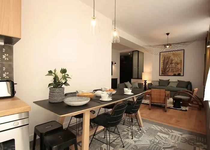 210043 - Superbe 3 Pieces A Republique *