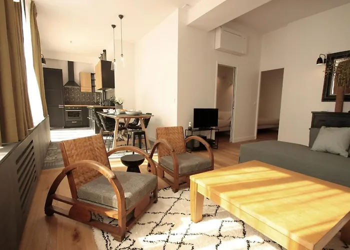 210043 - Superbe 3 Pieces A Republique