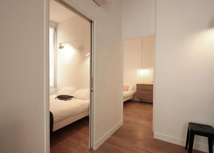 210043 - Superbe 3 Pieces A Republique